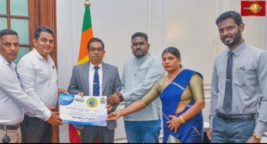 மலையக மக்களிடமிருந்து 10 இலட்சம் ரூபா நன்கொடை